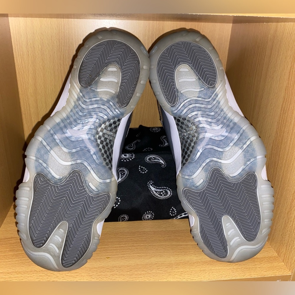 Men’s Size 9.5 “Cool Grey” Air Jordan 11s For Sale - Picture 9 of 9